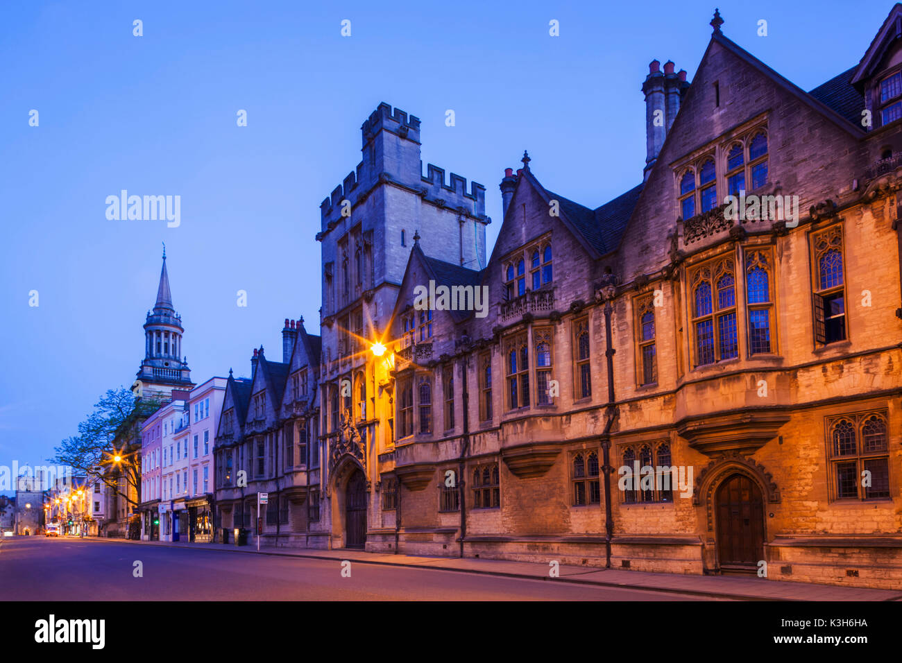 Inghilterra, Oxfordshire, Oxford, Brasenose College e la strada alta. Foto Stock