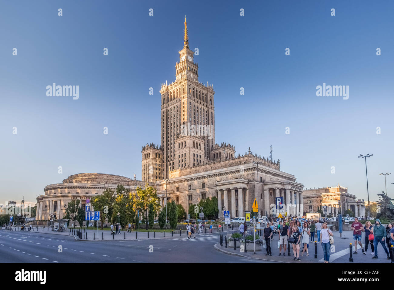 Polonia, Warzaw Città, Palazzo della Cultura e il Palazzo della Scienza Foto Stock