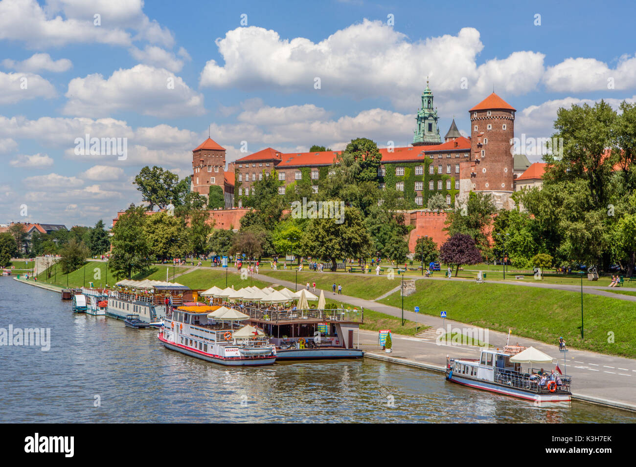 Polonia, della città di Cracovia, il Castello Reale di Wawel, patrimonio mondiale dell UNESCO, fiume Vistola Foto Stock