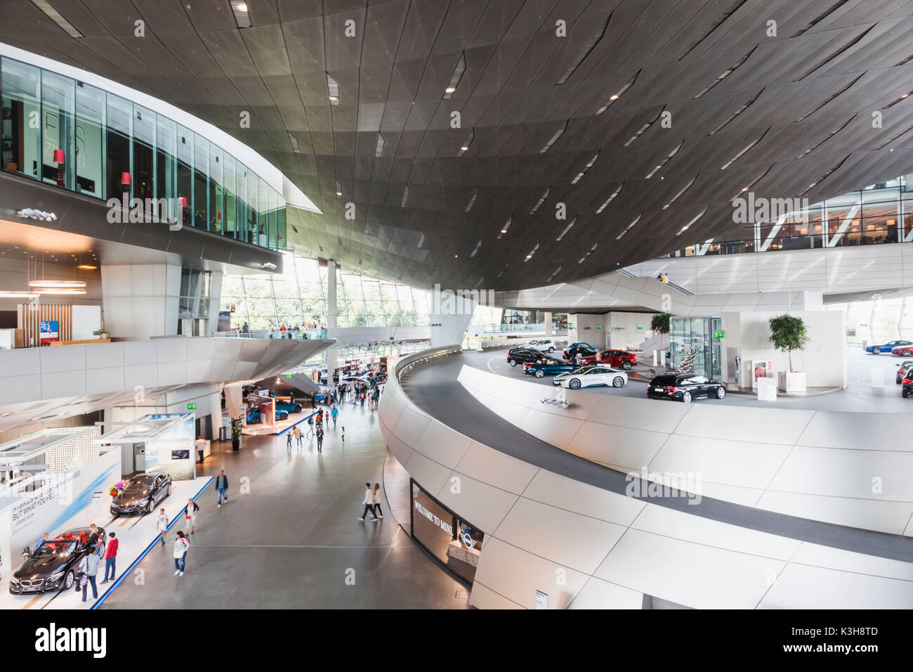 In Germania, in Baviera, Monaco di Baviera, BMW World Foto Stock