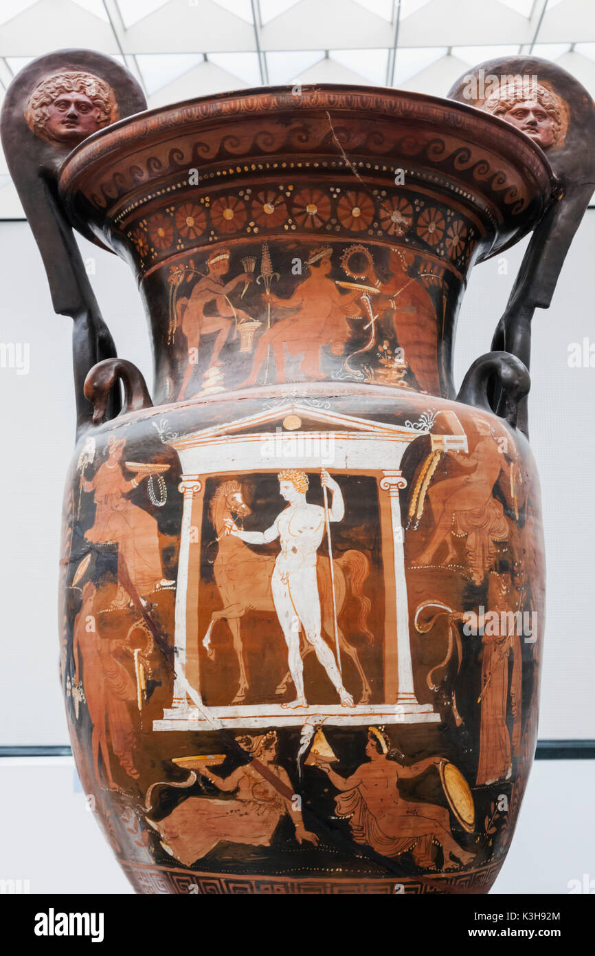 In Germania, in Baviera, Monaco di Baviera, Glyptothek e membro collezioni del Museo di Antichità, presentano dei Dauni del vaso in ceramica Foto Stock