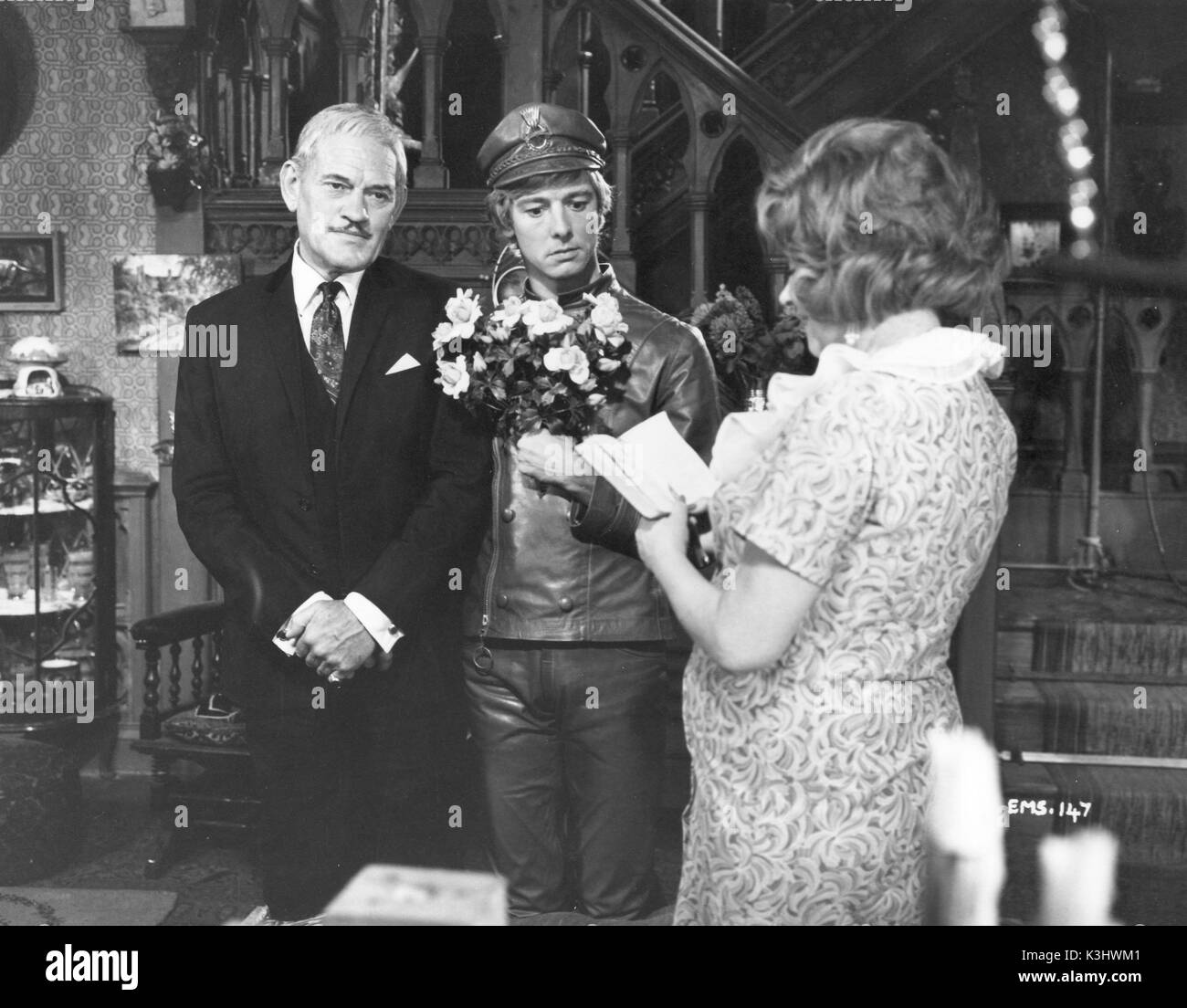 ENTERTAINING MR SLOANE HARRY ANDREWS, Peter McENERY, BERYL REID Foto Stock