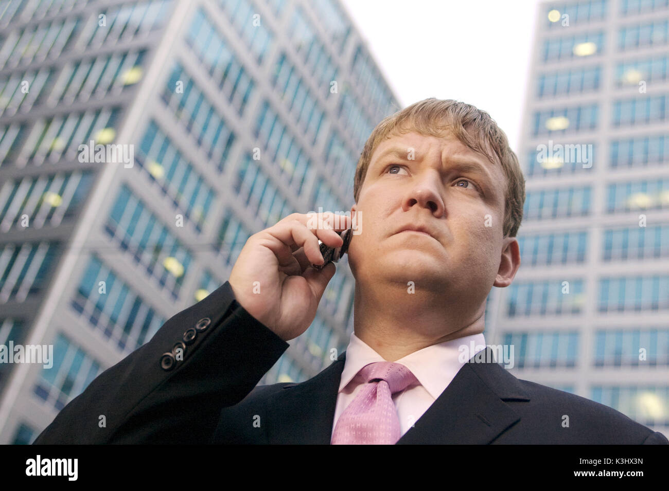 ANDY RICHTER in Warner Bros Foto' commedia d'azione New York minuto, starring Mary-Kate Olsen e Ashley Olsen. Le fotografie devono essere utilizzati esclusivamente per la pubblicità, la promozione e la pubblicità o le recensioni di questo specifico Motion Picture e restano di proprietà dello studio. Non per la vendita o la ridistribuzione. NEW YORK MINUTE [US 2004] Andy Richter data: 2004 Foto Stock