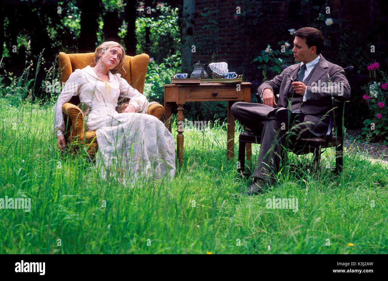 Trovare Neverland Kate Winslet come Sylvia Llewelyn Davies e Johnny Depp come J.M. Barrie data: 2004 Foto Stock