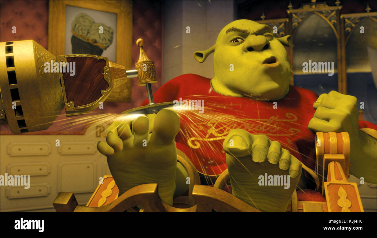 Shrek malvolentieri inoltra a un royal primping come egli si prepara a riposare in con Fiona come il re e la regina di Molto Molto Lontano a causa di Re Harold?s malattia in DreamWorks? SHREK terzo, che deve essere rilasciato da Paramount Pictures nel maggio 2007. DreamWorks Animation S.K.G. Presenta un PDI/DreamWorks Produzione, ?Shrek Terzo.? Diretto da Chris Miller, il film presenta il talento vocale di Mike Myers, Eddie M data: 2007 Foto Stock