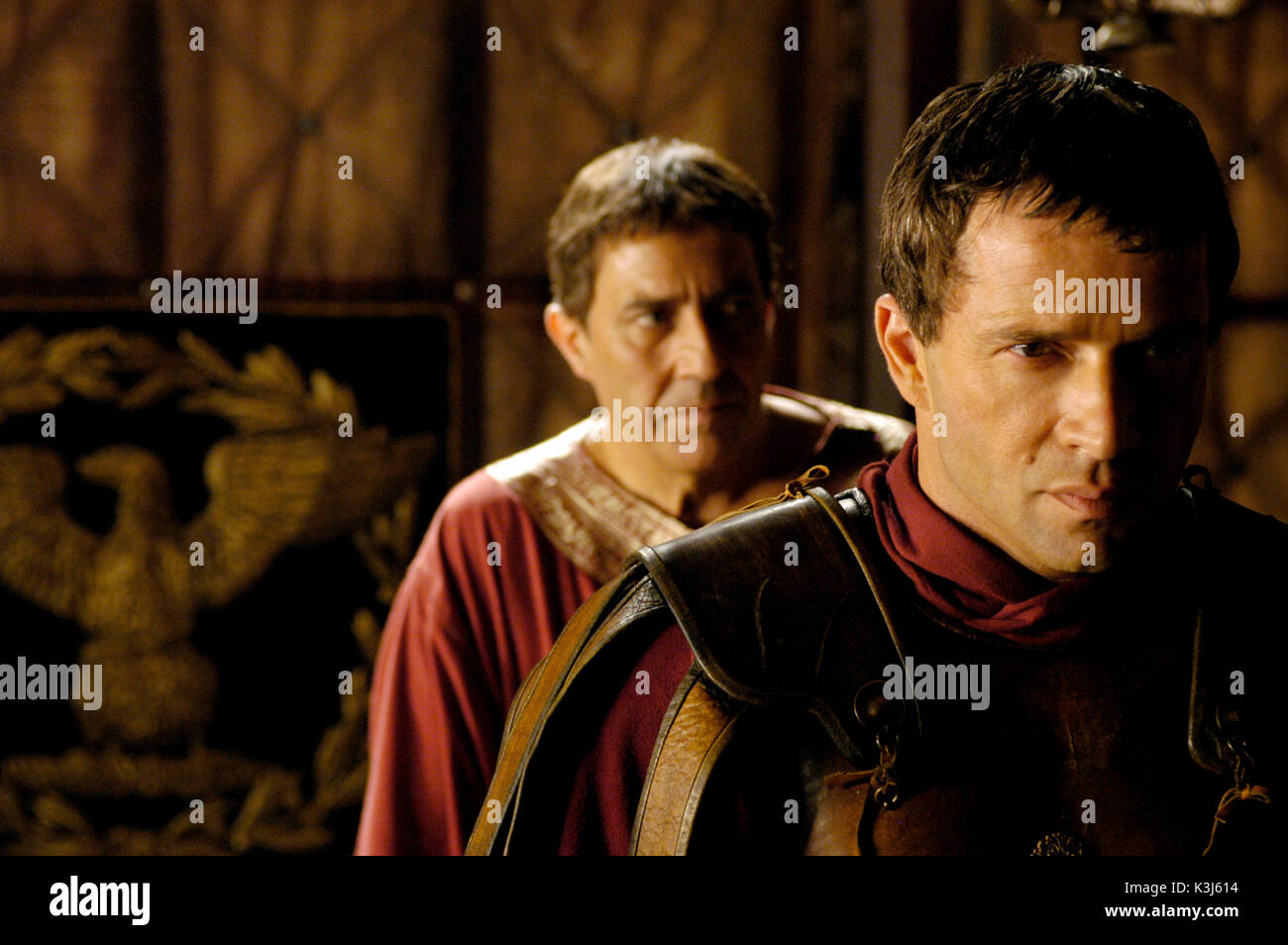 Roma CIARAN CERVE come Giulio Cesare, JAMES PUREFOY come Marc Antony Foto Stock