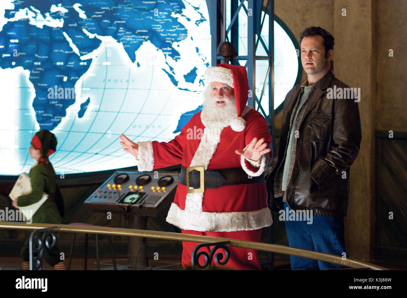 PAUL GIAMATTI come Santa Claus e Vince Vaughn come Fred Claus in Warner Bros Foto? E Village Roadshow foto? Commedia ?Fred Claus,? Distribuito da Warner Bros Le foto. FRED CLAUS Paul Giamatti come Santa Claus, Vince Vaughn come Fred Claus Foto Stock