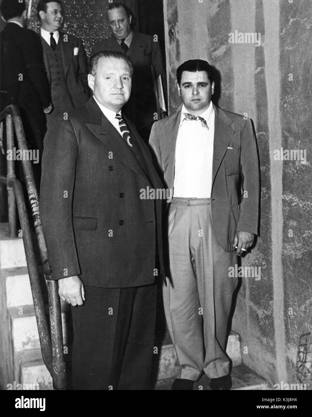 GEORGE J S SCHAEFER, Presidente della RKO Radio Pictures con il produttore esecutivo, PANDRO S BERMAN nel 1939 Foto Stock