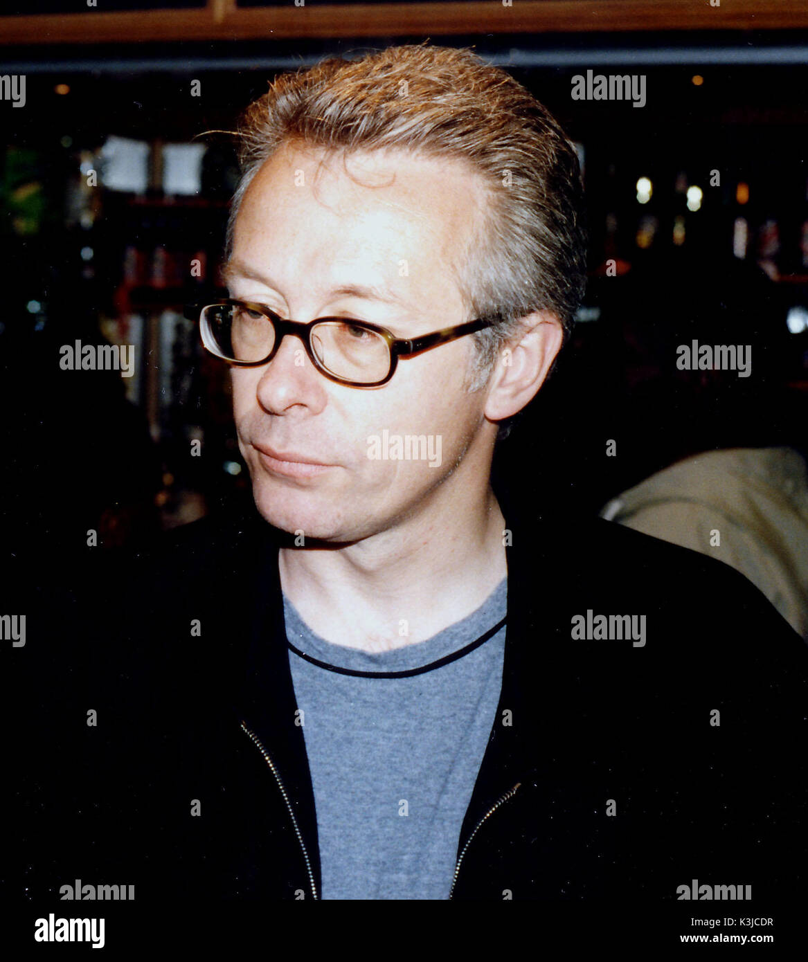 Il produttore PAUL WEBSTER parla con i membri del pubblico in Brixton storico del cinema RITZY che ha aperto come il padiglione elettrico nel 1911 Foto Stock