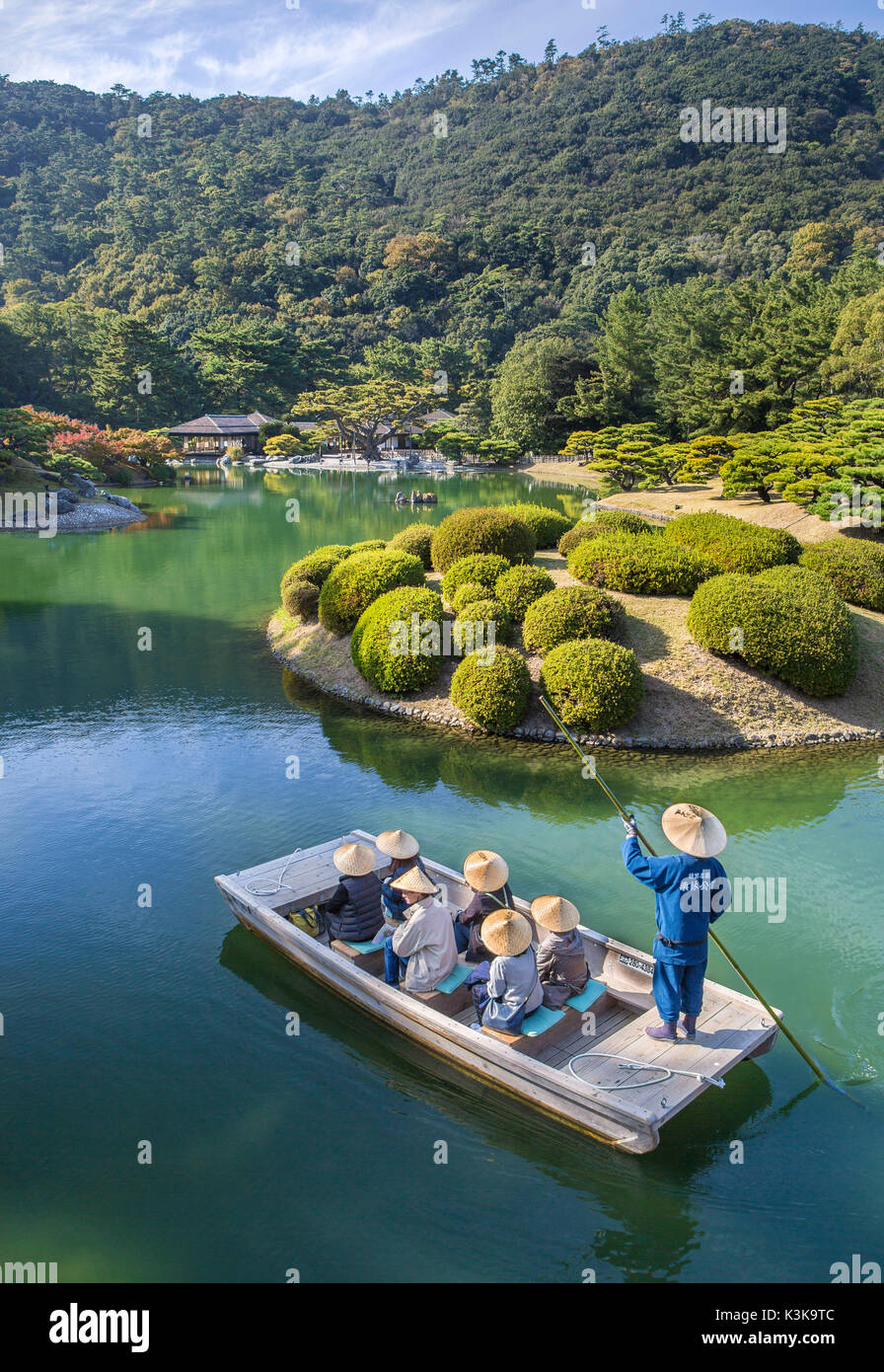 Giappone, Shikoku Isola, Takamatsu City, Ritsurin Koen giardino, barca, trasporti, turismo Foto Stock
