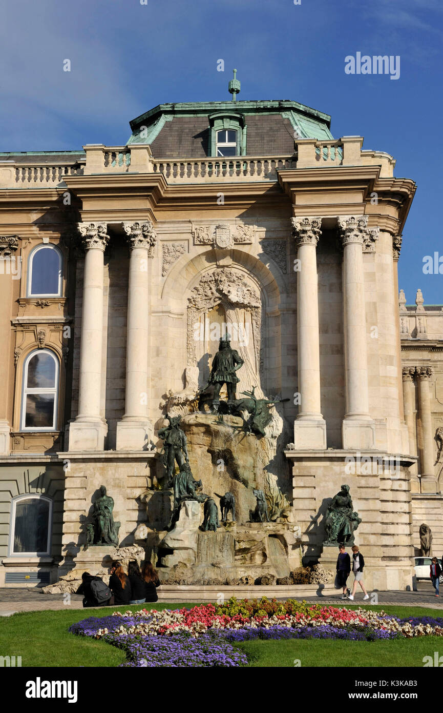 Ungheria, Budapest, nel quartiere del Castello di Buda, il Palazzo Reale e la grande fontana sulla collina di Castel di Buda elencati come patrimonio mondiale dall' UNESCO Foto Stock