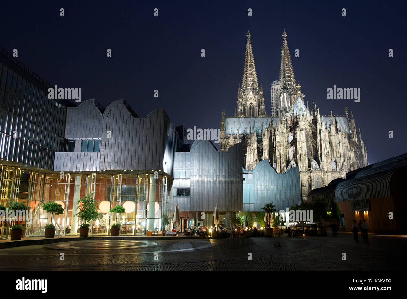 In Germania, in Renania settentrionale-Vestfalia, Colonia (Köln), il Museo Ludwig e la cattedrale di Colonia sono classificati come patrimonio mondiale dall' UNESCO Foto Stock
