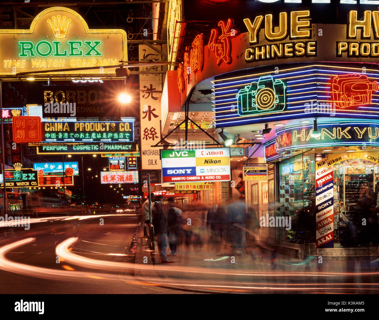 Insegne al neon di notte, Nathan Road, Hong Kong, Cina Foto Stock