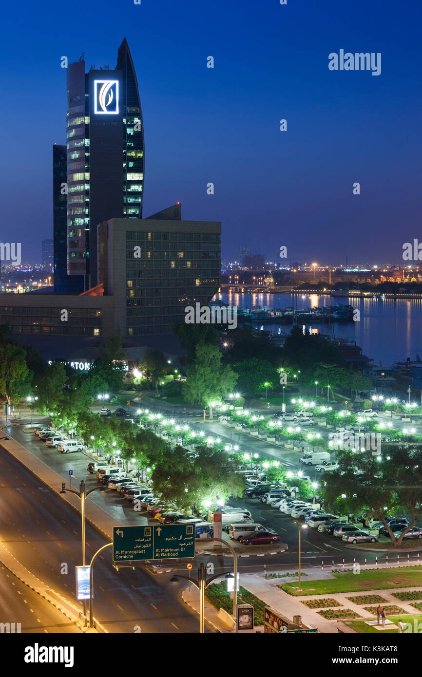 I UAE Dubai, Deira, vista in elevazione del Dubai Creek, alba Foto Stock