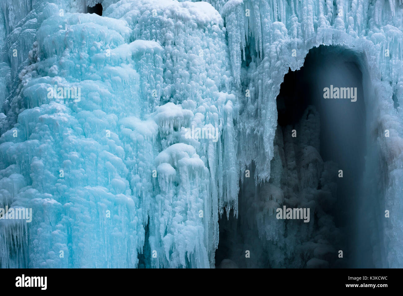 Ghiaccio con infiltrazione di acqua in una cascata in Hohe Tauern, Austria Foto Stock
