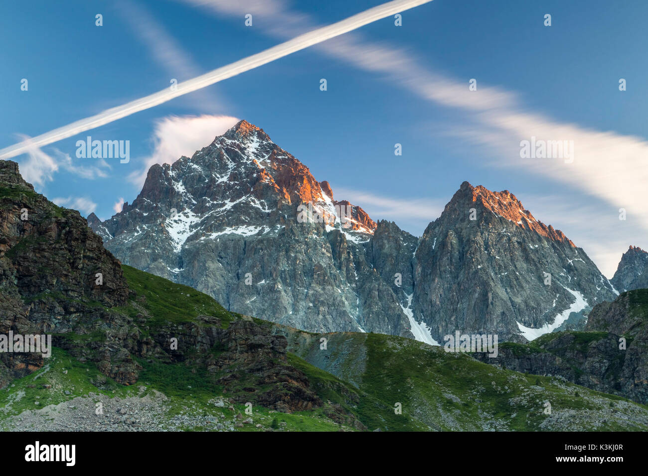 L'ultima luce del tramonto sul Monviso e Visolotto dal Pian del Re, Crissolo, Po' Valley, Distretto di Cuneo, Piemonte, Italia. Foto Stock