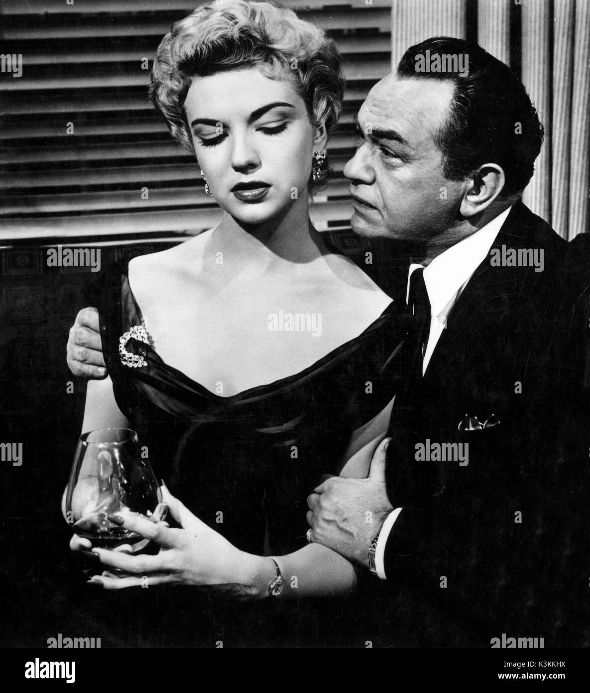 Il nastro di vetro noi 1953] KATHLEEN HUGHES, EDWARD G ROBINSON originariamente girato in 3D Foto Stock