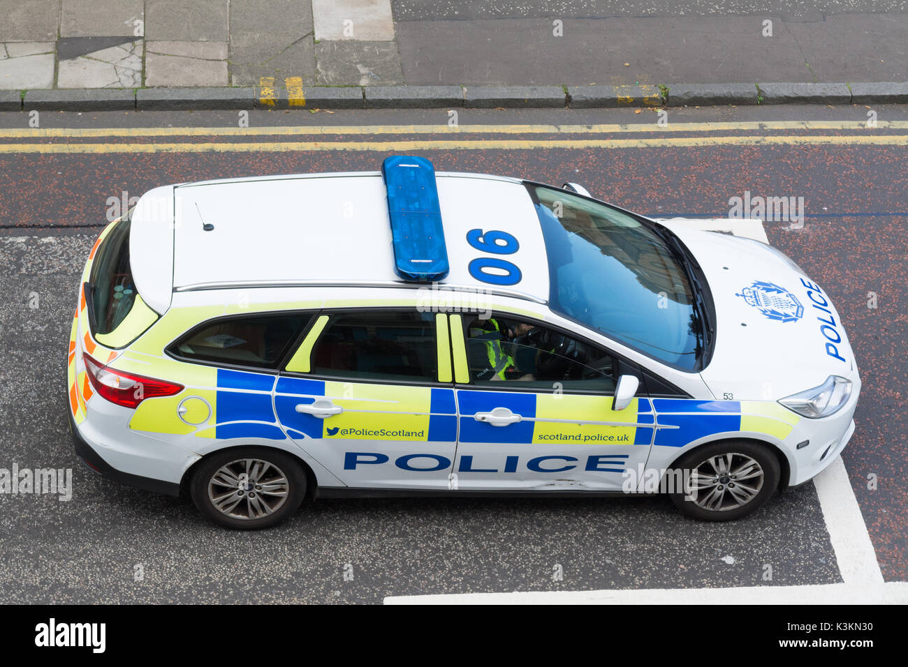 La polizia in Scozia auto della polizia dal sovraccarico di cui sopra Foto Stock