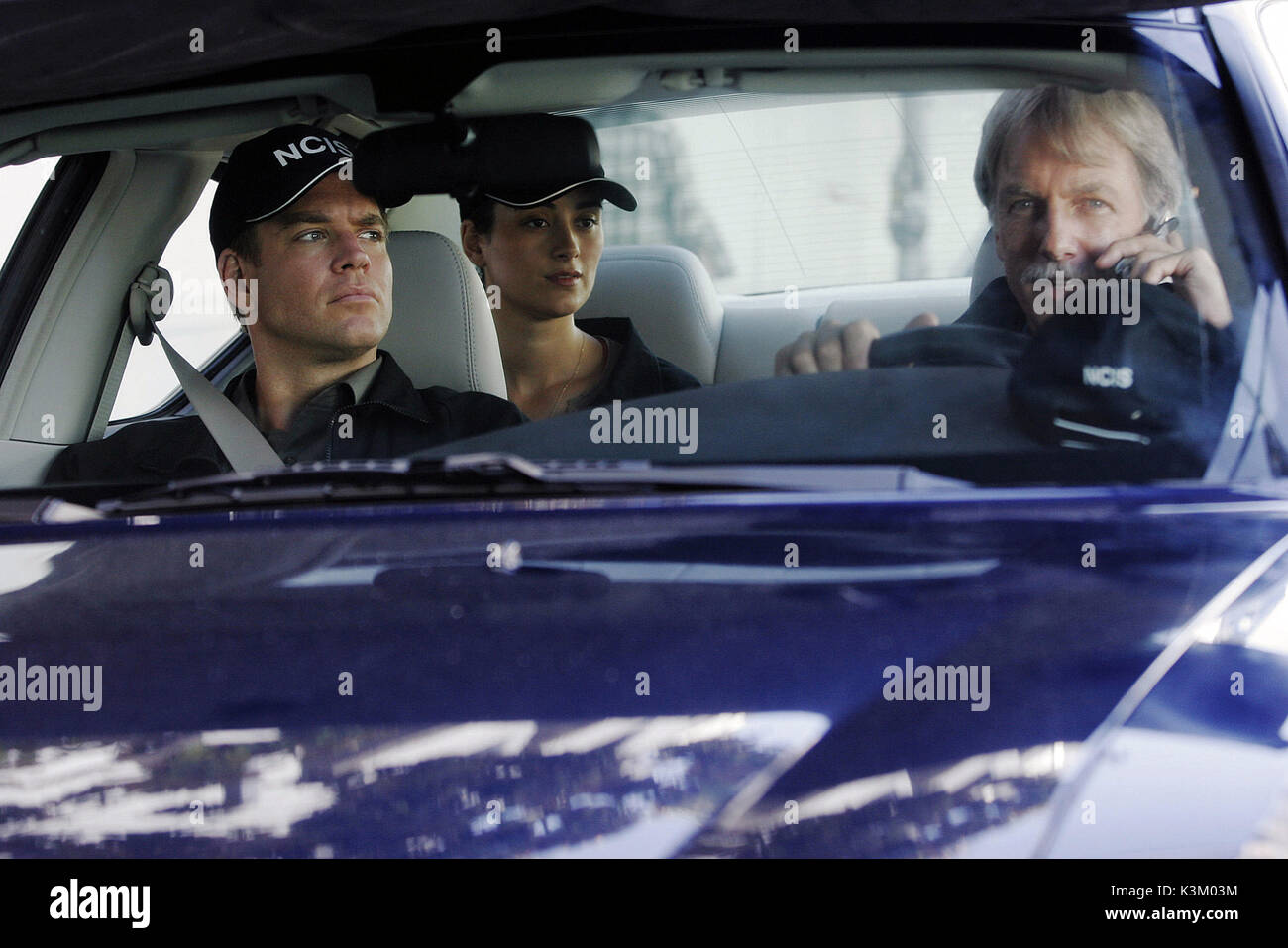 NAVY NCIS : NAVAL CRIMINAL INVESTIGATIVE SERVICE alias NCIS Series,4 / episodio,4 / Faking IT MICHAEL WEATHERLY nei panni dell'agente speciale Anthony DiNozzo, COTE DE PABLO nei panni di Ziva David, MARK HARMON nei panni dell'agente speciale Jethro Gibbs data: 2003 Foto Stock