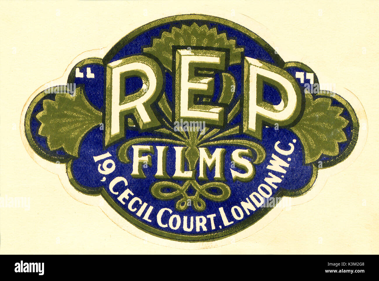 R E L A R E P I film di posizionamento del logo della ditta in Cecil Court, off Charing Cross Road, cenral London Foto Stock