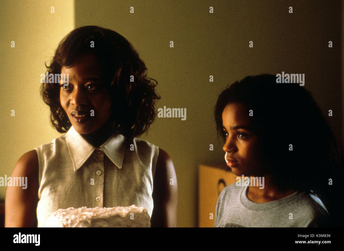 AMORE E PALLACANESTRO ALFIE WOODWARD, KYLA PRATT LOVE & BASKET ALFIE WOODWARD, KYLA PRATT data: 2000 Foto Stock