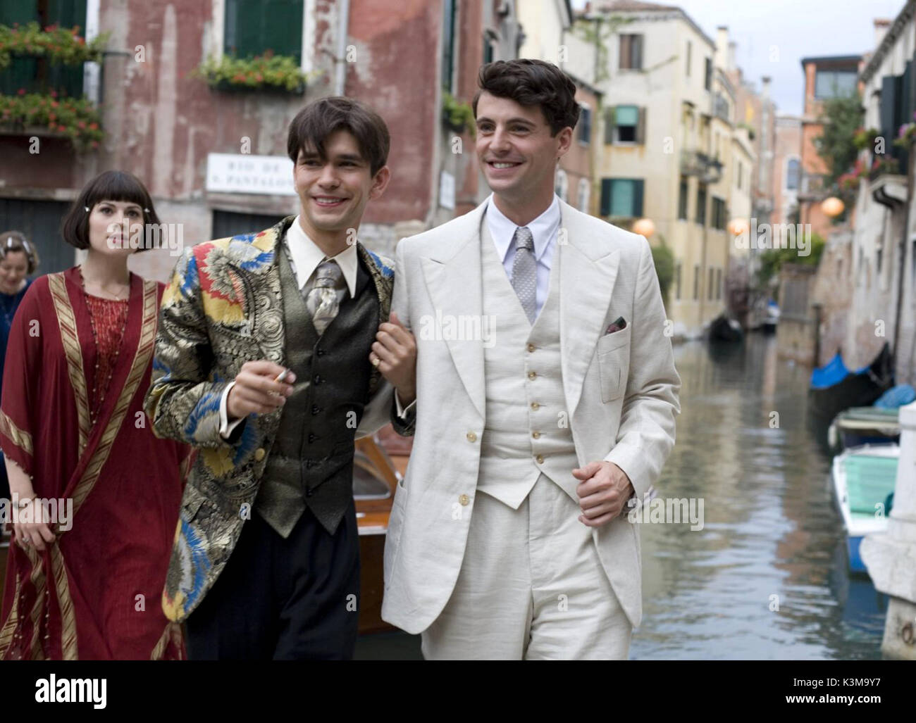 BRIDESHEAD REVISITED HAYLEY ATWELL come Julia Flyte, BEN WHISHAW come Sebastian Flyte, Matthew Goode come Charles Ryder Brideshead Revisited HAYLEY ATWELL come Julia Flyte, BEN WHISHAW come Sebastian Flyte, Matthew Goode come Charles Ryder data: 2008 Foto Stock