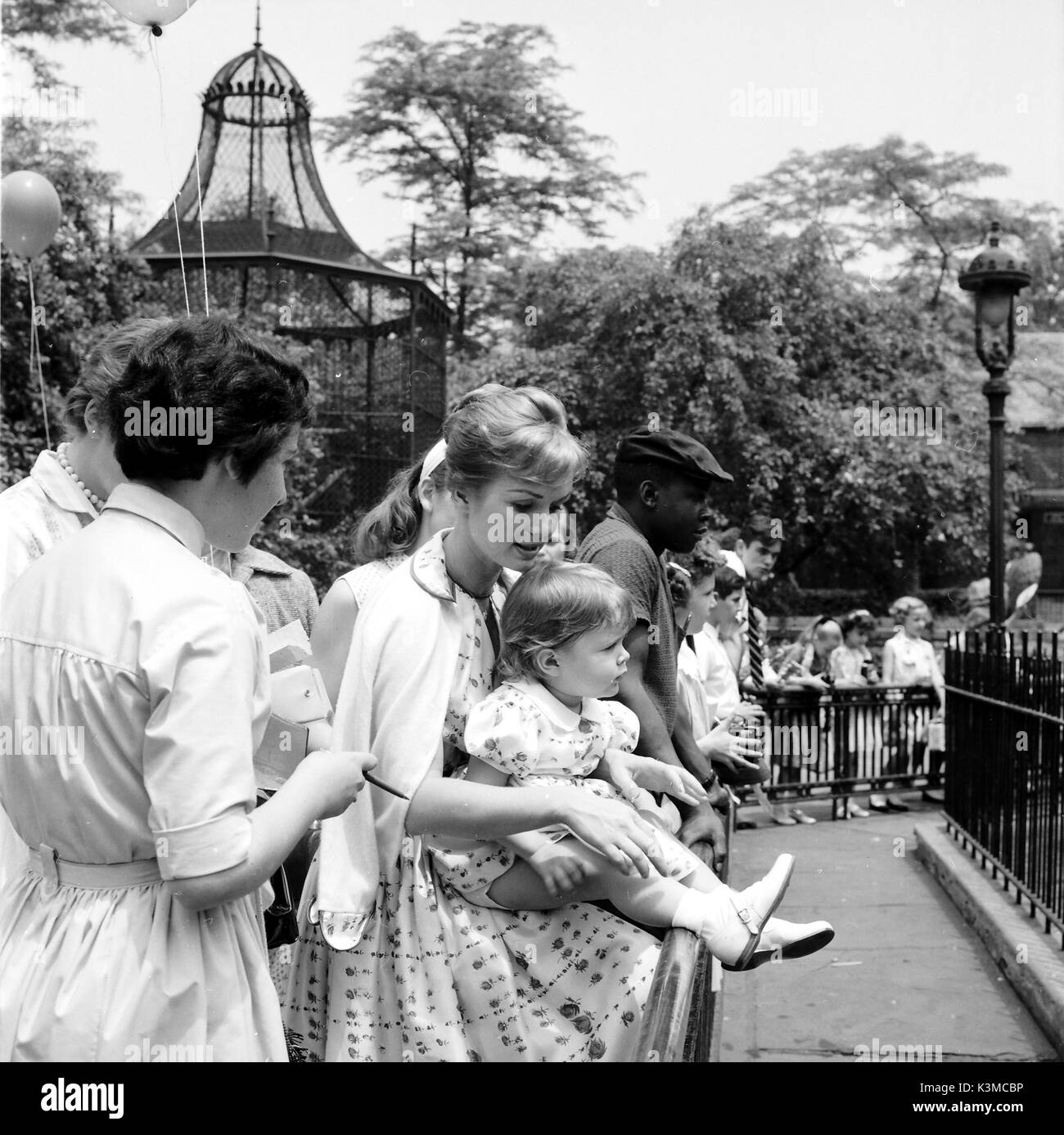 L'attrice Debbie Reynolds con sua figlia CARRIE dal matrimonio Foto Stock