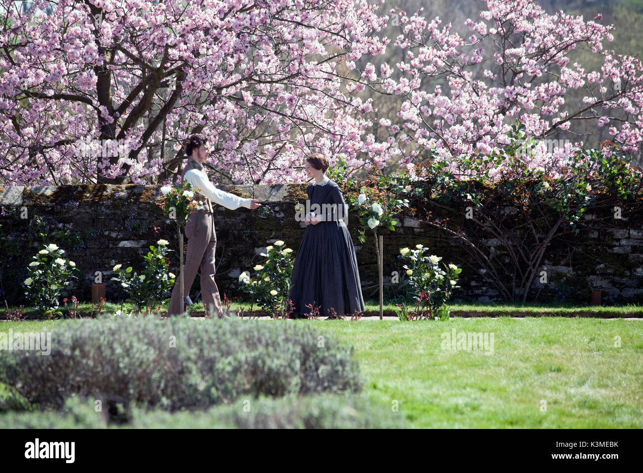 JANE EYRE [BR / US 2011] Michael Fassbender come il sig. Rochester, MIA WASIKOWSKA come Jane Eyre J data: 2011 Foto Stock
