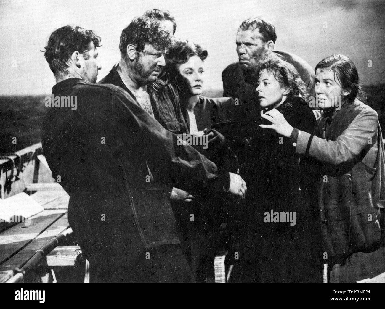 Scialuppa di salvataggio [US 1944] diretto da Alfred Hitchcock JOHN HODIAK, WALTER SLEZAK, Hume Cronyn (nascosta) TALLULAH BANKHEAD, HENRY HULL, HEATHER ANGEL, MARIA ANDERSON data: 1944 Foto Stock