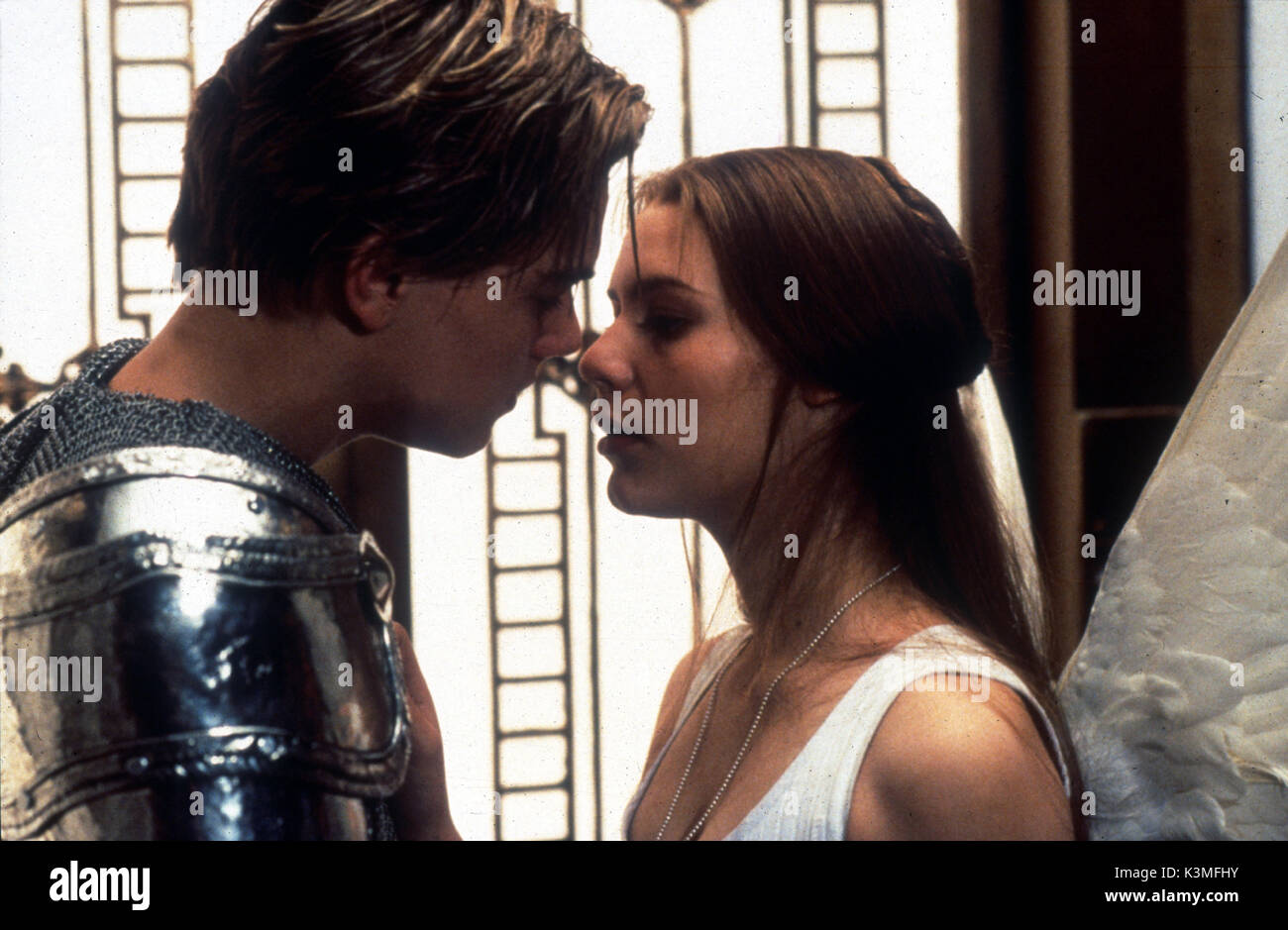 WILLIAM Shakespeare Romeo Giulietta + [US 1996] aka ROMEO + Giulietta Claire Danes come Juliet, leonardo dicaprio come Romeo data: 1996 Foto Stock