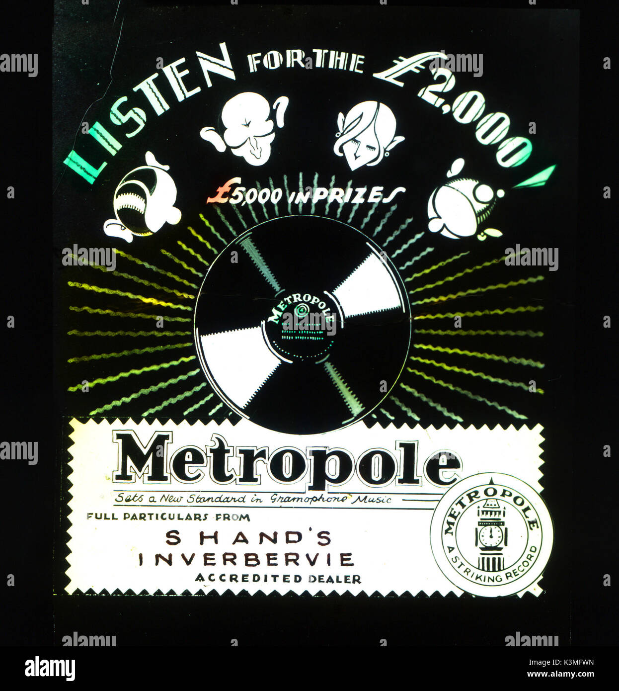 La pubblicità Cinematografica vetrino che è stato mostrato AL CINEMA BERVIE, INVERBERVIE, KINCARDINESHI Foto Stock