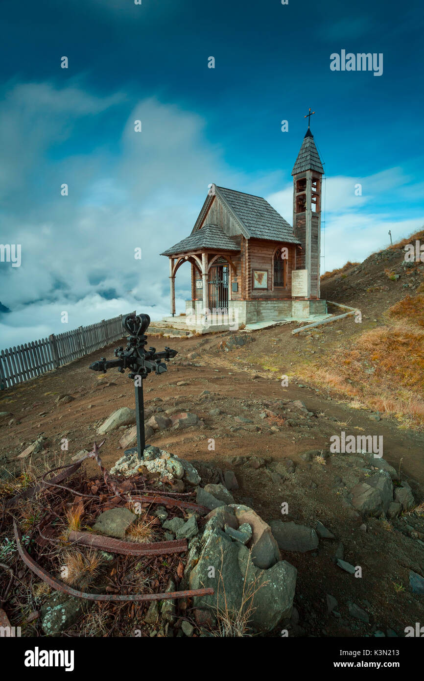 La Chiesa degli Alpini sulla cima del Col di Lana, Dolomiti Foto Stock