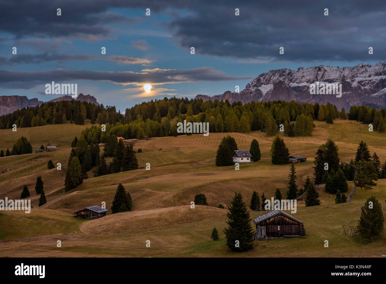 Alpe di Siusi / Seiser Alm, Dolomiti, Alto Adige, Italia. Tramonto sull Alpe di Siusi / Seiser Alm Foto Stock