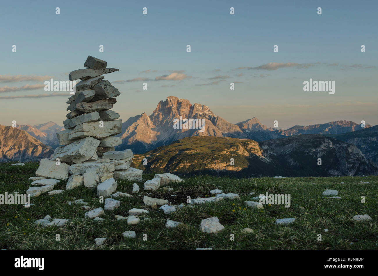 La Croda Rossa, il Monte Campedelle, Auronzo di Cadore, Dolomiti, Veneto, Italia. La Croda Rossa e Monte Piana Foto Stock