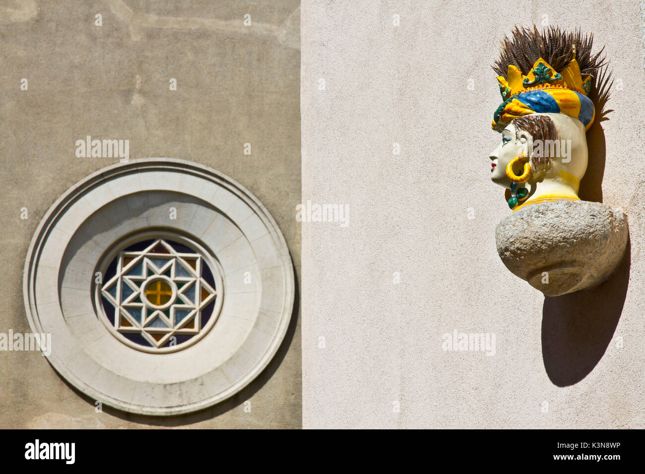 Il borgo antico di Castelmola e le tipiche ceramiche, Sicilia, Italia, Europa Foto Stock