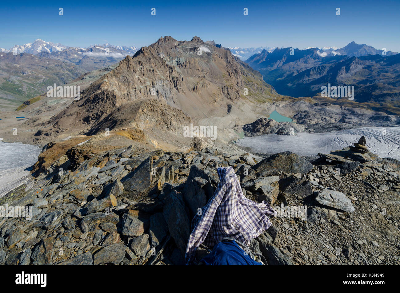 Vista a nord dalla cima della Becca della Traversiere, Valgrisenche, Valle d'Aosta, Italia Foto Stock
