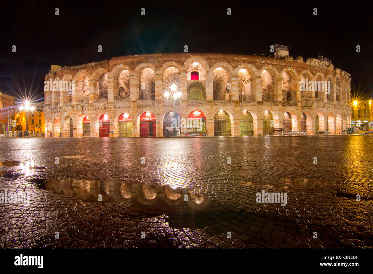 Arena e Piazza Brà in un tenebrologo - Verona - Veneto - Italia Foto Stock