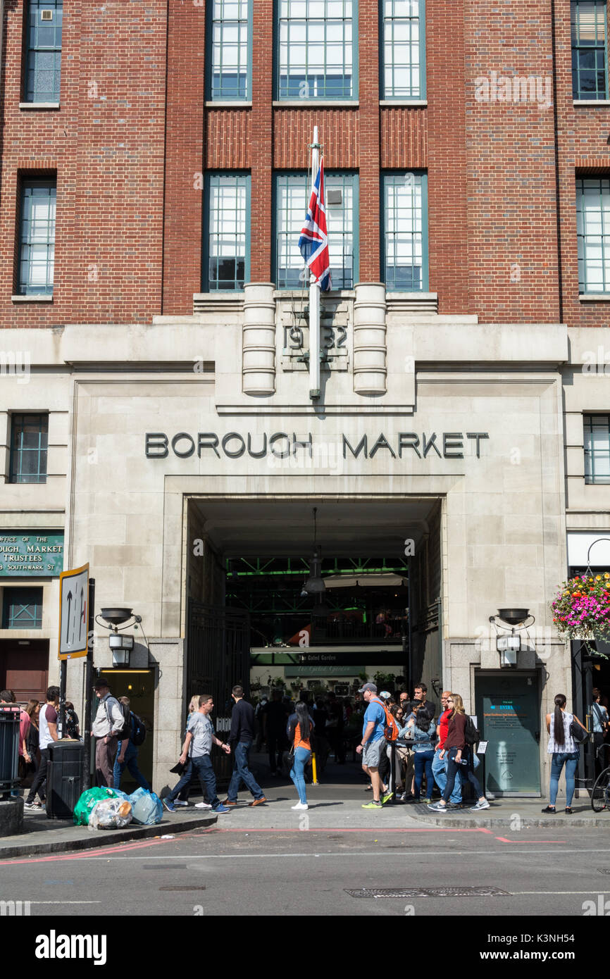 L'ingresso al mercato di Borough di Southwark St, London SE1, Regno Unito Foto Stock
