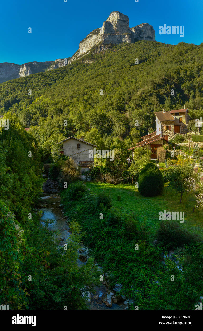 Il villaggio di montagna di choranche, vicino a Valence, Auvergne-regione Rhône-Alpes, in Francia. Foto Stock
