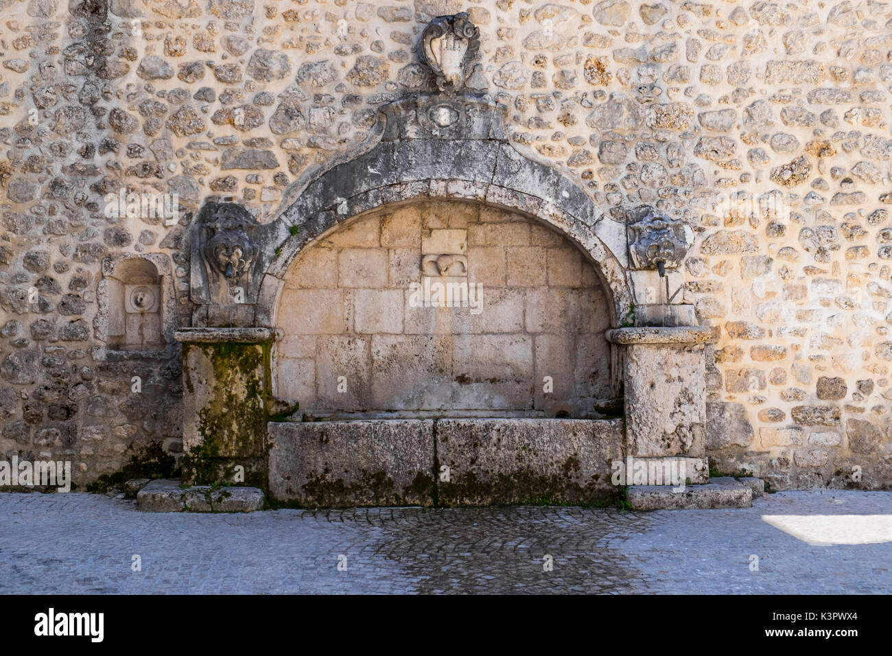 Scanno, Abruzzo, Italia Centrale, Europa. Pisciarello fontana. Foto Stock