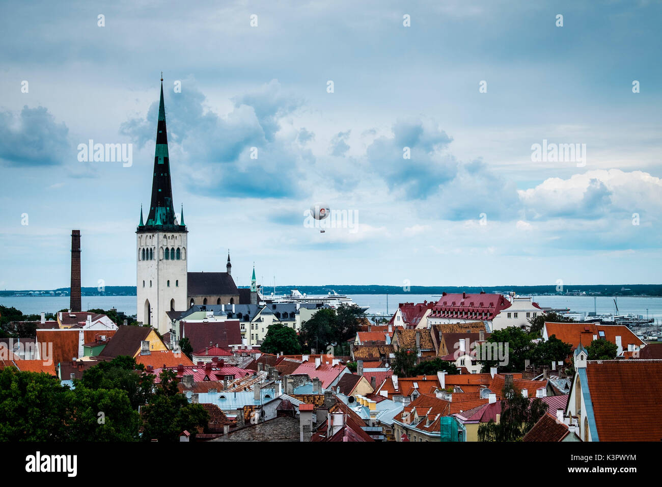 Tallinn, Estonia, l'Europa. Il San Olav chiesa nella città vecchia. Foto Stock