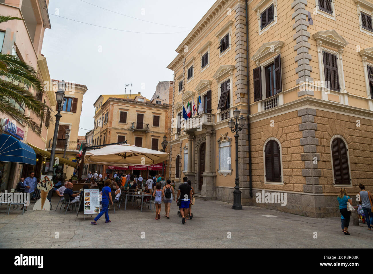 Il centro storico e la tipica architettura di Caprera e La Maddalena isola Sardegna Italia Europa Foto Stock