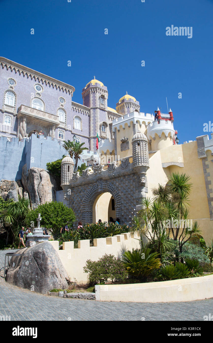 I colori e la decorazione del castello romanticist Palácio da Pena São Pedro de Penaferrim Sintra distretto di Lisbona Portogallo Europa Foto Stock