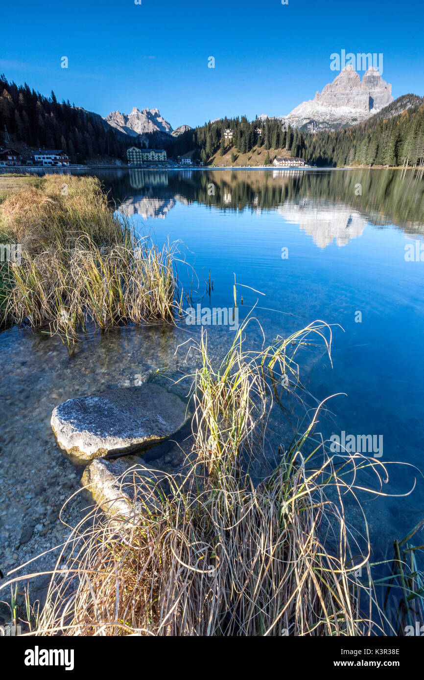 Le Tre Cime di Lavaredo sono riflesse nel lago di Misurina Auronzo di Cadore Veneto Italia Europa Foto Stock