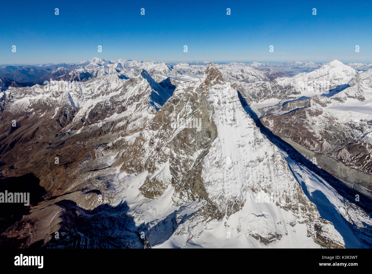 Foto del Cervino dall'elicottero dal confine Italia Svizzera. Zermatt. Europa Foto Stock