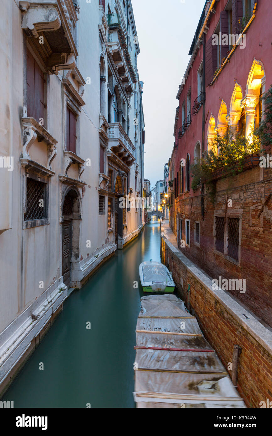 Tipico canale veneziano di San Stae. Venezia, Veneto, Italia. Foto Stock