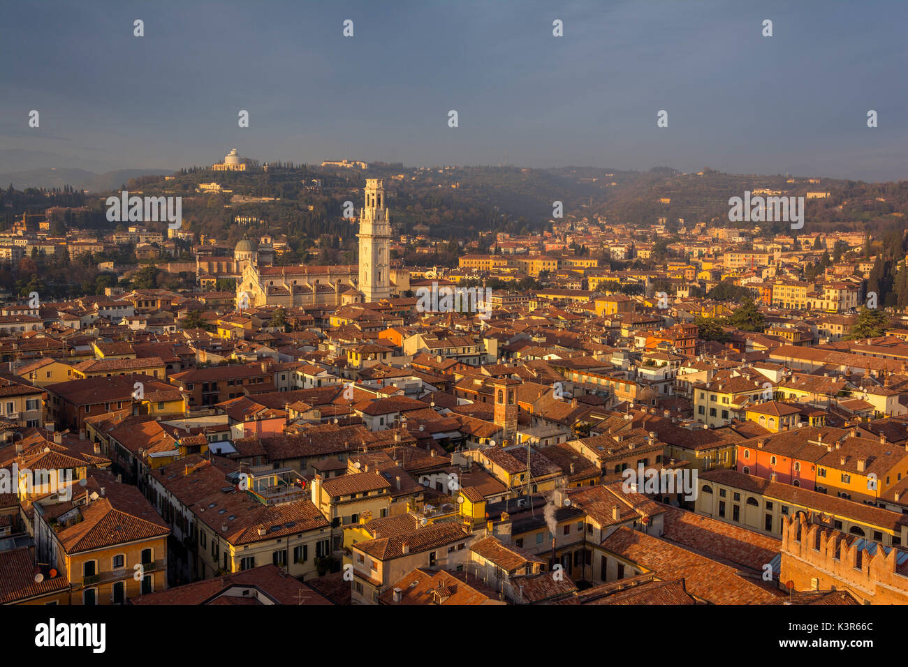 Verona al tramonto,Verona provincia, distretto Veneto, Italia Foto Stock