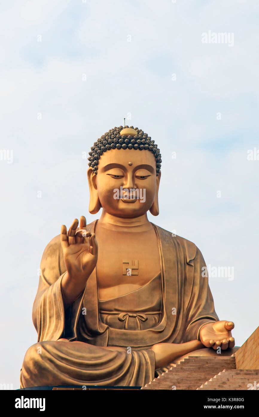 Buddha gigante a Fo Guang Shan buddist tempio di Kaohsiung, Taiwan Foto Stock