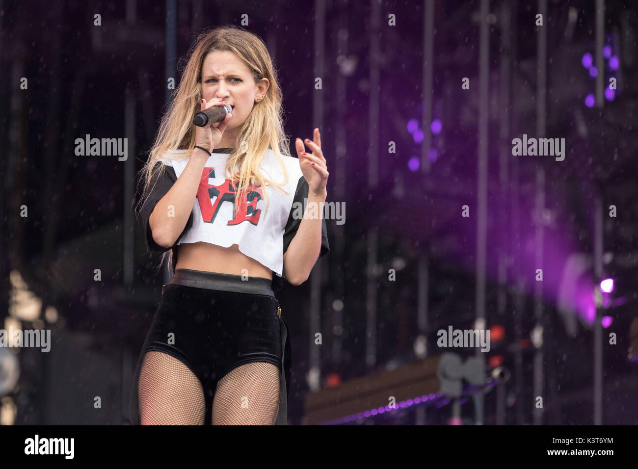 Philadelphia, Pennsylvania, USA. 2 Sep, 2017. SAMANTHA GONGOL di Marian Hill durante il Made in America Music Festival a Benjamin Franklin Parkway in Philadelphia, Pennsylvania Credito: Daniel DeSlover/ZUMA filo/Alamy Live News Foto Stock