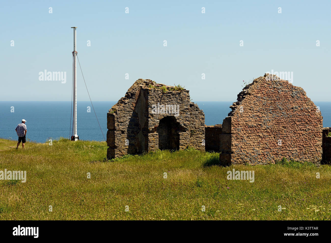 Resti di un antico edificio presso il fortino Napoleonico presso Berry Head. Foto Stock